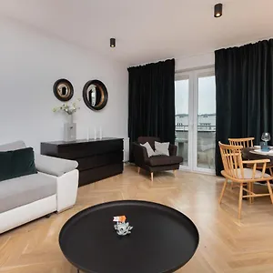 Superior With Balcony & Parking By Renters Prestige Apartament